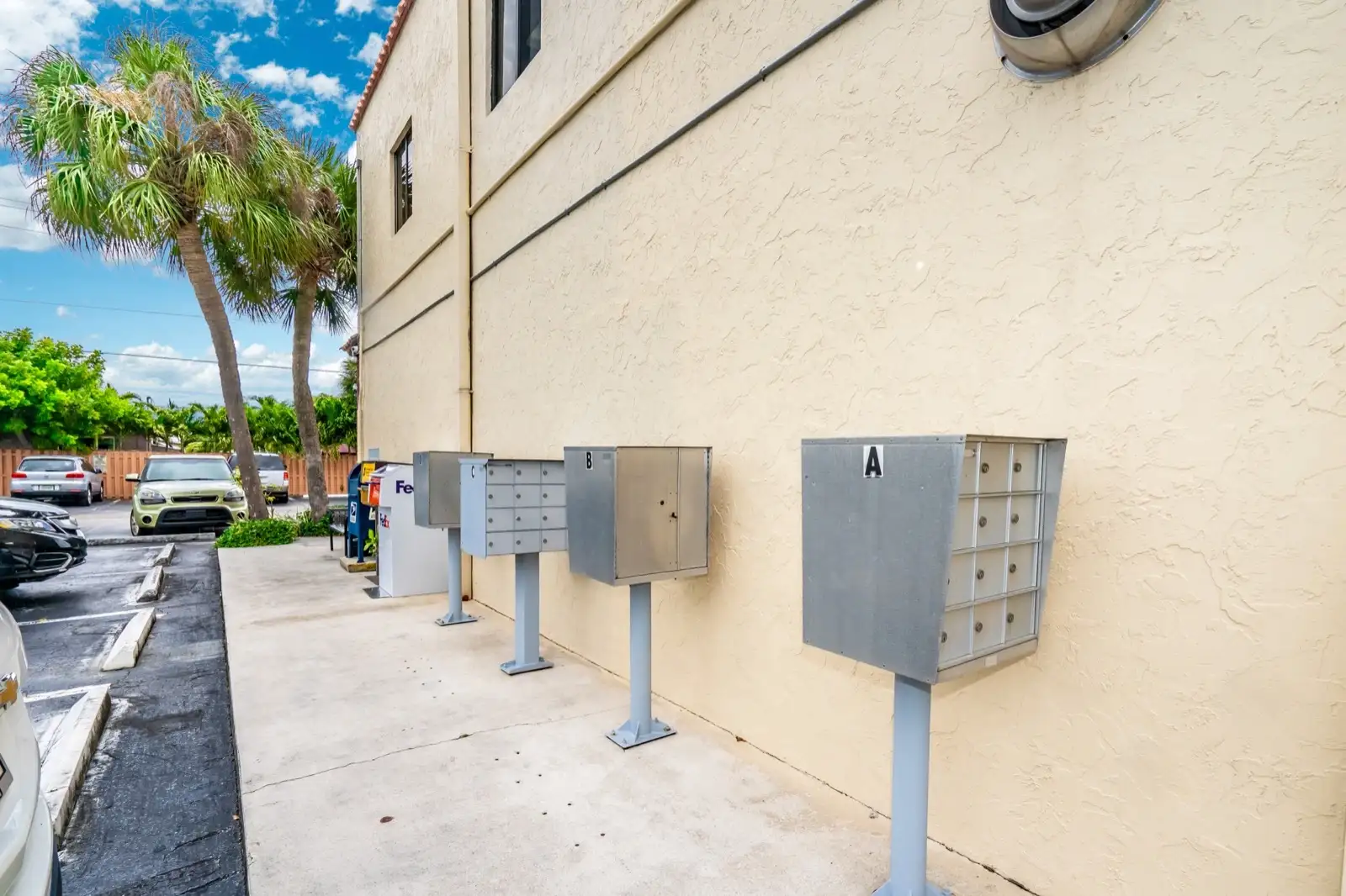 Wilton Plaza USPS mailboxes